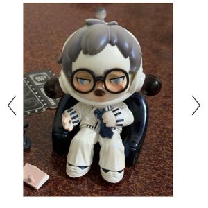 SECRET!!!! Skullpanda “Cool Director”Action Cut figurine. Discontinued series